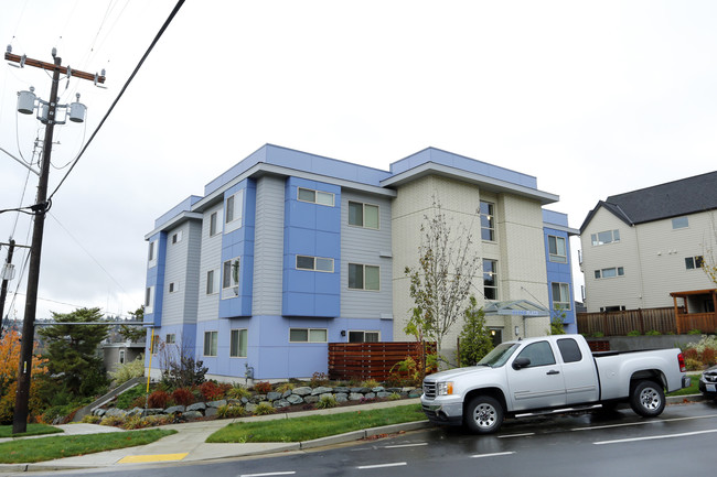 Hydro Apartments in Seattle, WA - Building Photo - Building Photo