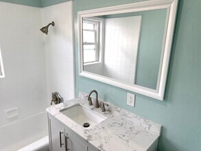 1246 Pacific Beach Dr in San Diego, CA - Building Photo - Building Photo