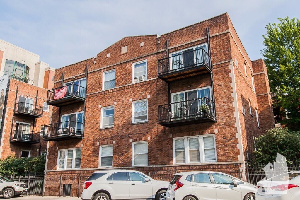 513 W Deming Plz in Chicago, IL - Building Photo