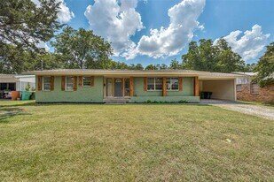 416 W Lamberth Rd in Sherman, TX - Building Photo