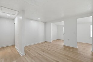 1824 Grayson St in North Charleston, SC - Building Photo