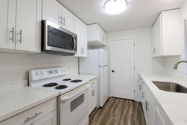 property at 18556-18560 Midvale Ave N
