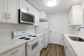 18556-18560 Midvale Ave N in Shoreline, WA - Building Photo - Building Photo