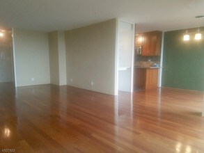 1 Claridge Dr-Unit -723 in Verona, NJ - Building Photo - Building Photo