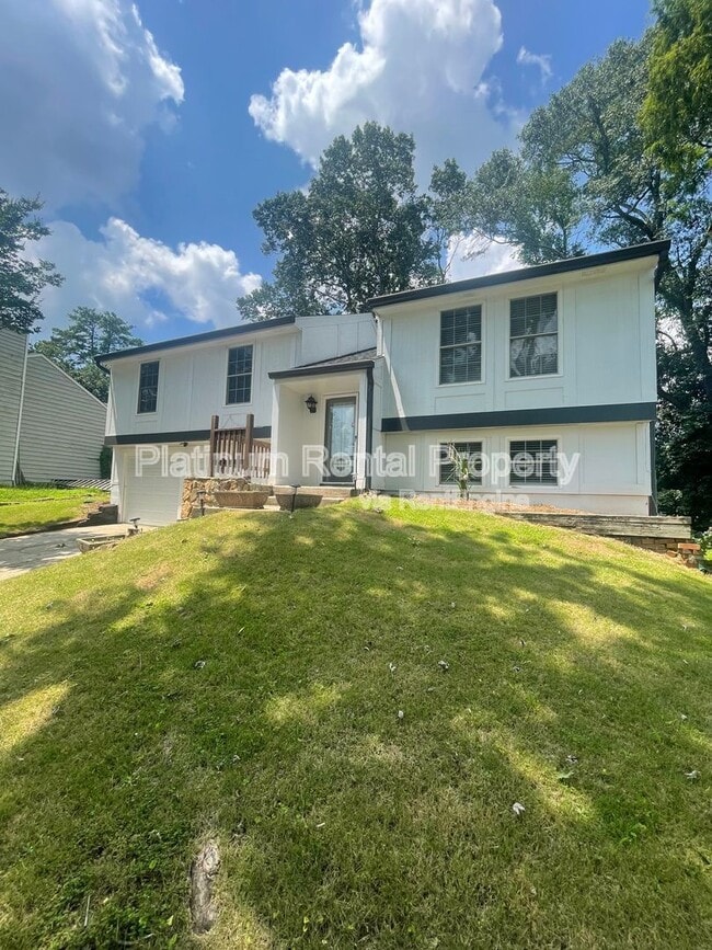property at 10500 Worthington Hills Manor