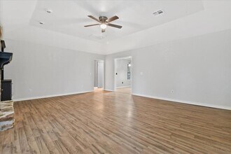 1104 S Hunters Glen Cir in Edmond, OK - Building Photo - Building Photo