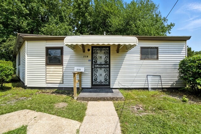 219 Avondale Rd in Portsmouth, VA - Building Photo - Building Photo