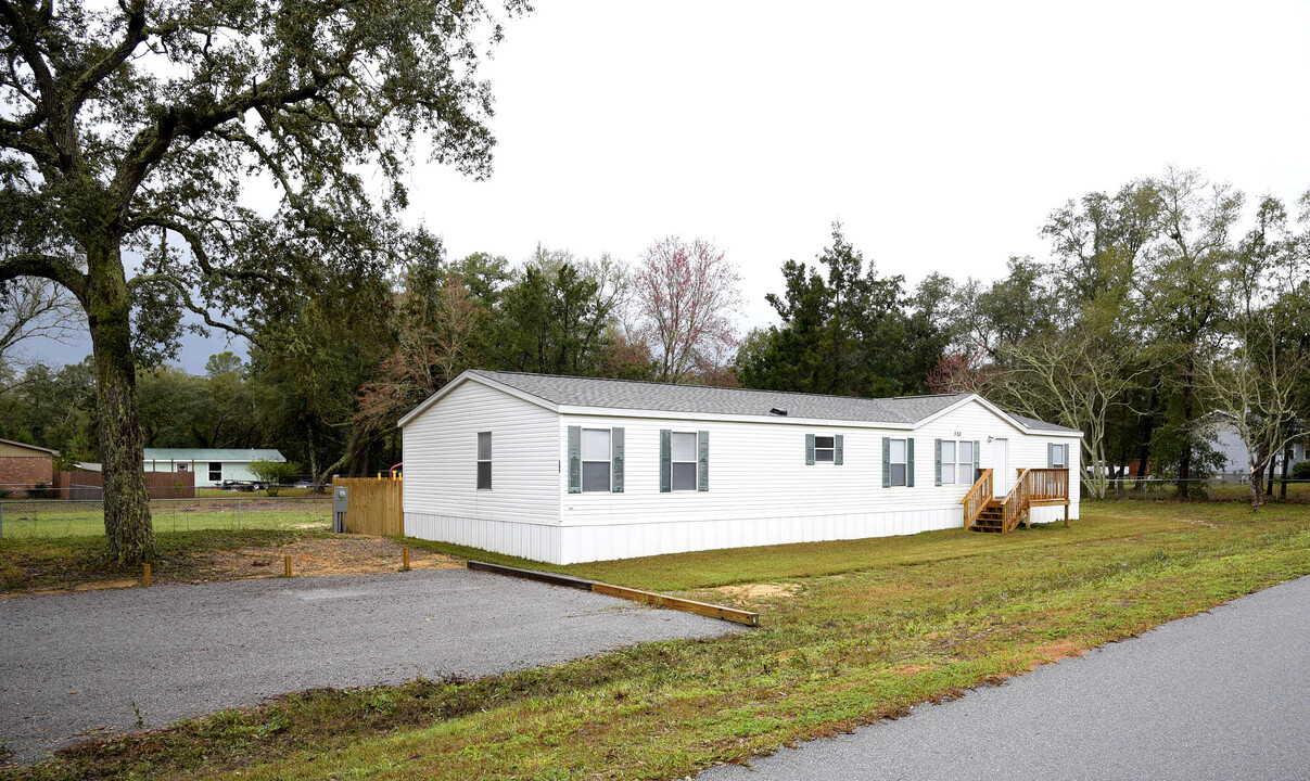 303 Water Oak St in Freeport, FL - Building Photo