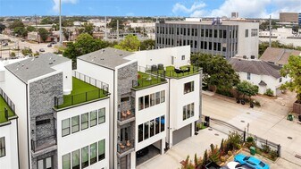 5907 Winsome Ln in Houston, TX - Building Photo