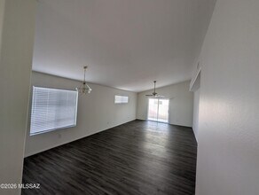 7254 W Maple Ridge Dr in Tucson, AZ - Building Photo - Building Photo