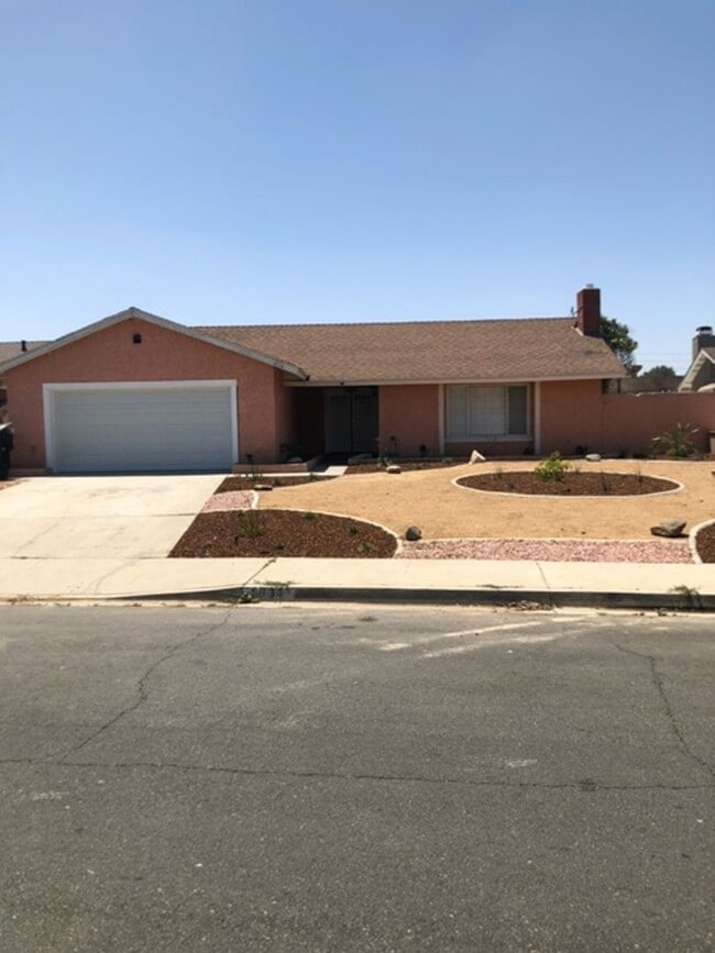 property at 1934 E Merion Dr