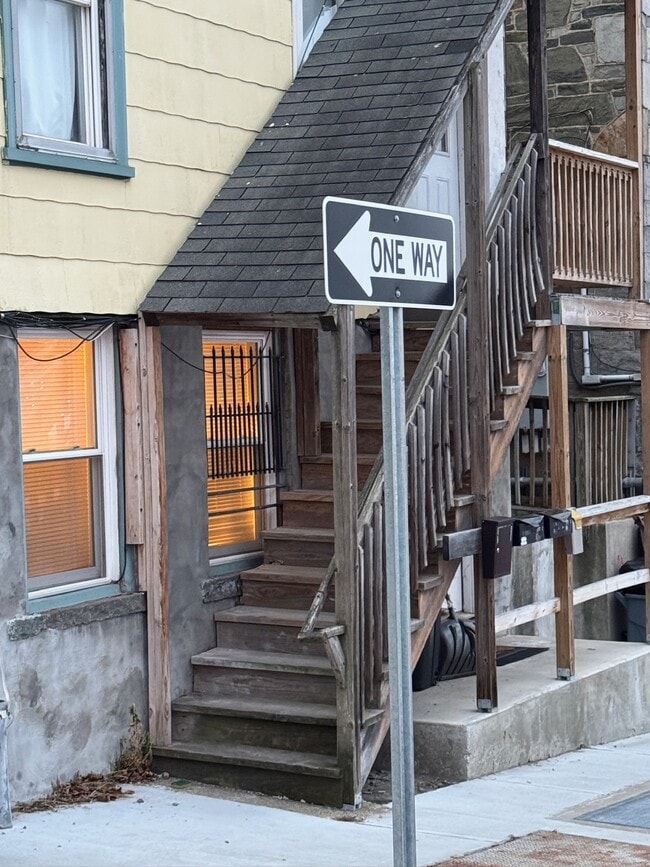 25 Minerva St, Unit 1st Floor in Derby, CT - Building Photo - Building Photo