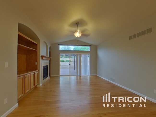 22602 E Rowland Dr in Aurora, CO - Building Photo - Building Photo