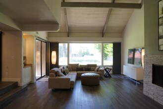 132 Desert W Dr in Rancho Mirage, CA - Building Photo - Building Photo