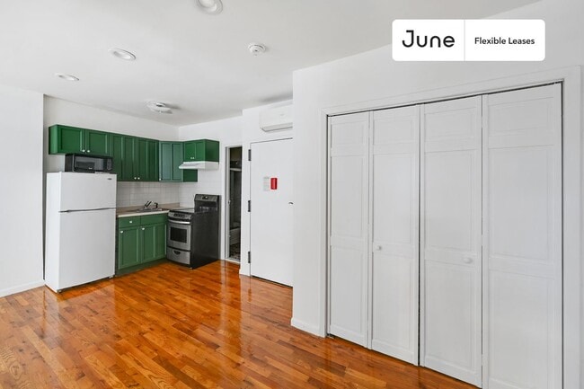 41 W 46th St in New York, NY - Building Photo - Building Photo
