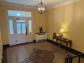 48 Parkway N in Yonkers, NY - Building Photo - Building Photo
