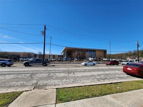 3014 N Bell Ave in Denton, TX - Foto de edificio - Building Photo