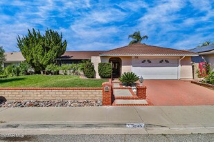 2245 Parker Ct in Simi Valley, CA - Building Photo