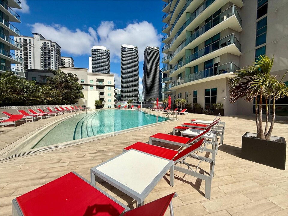 1100 S Miami Ave, Unit 1209 in Miami, FL - Building Photo