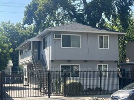 2210 26th St in Sacramento, CA - Building Photo