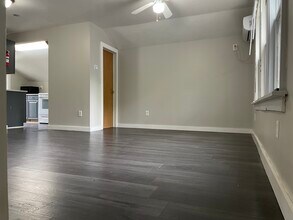 207 S 7th St, Unit Unit 2 in Ann Arbor, MI - Building Photo - Building Photo
