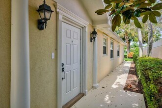 923 Magdalena Rd in Palm Beach Gardens, FL - Building Photo - Building Photo