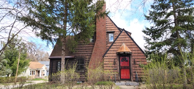 property at 1628 Greenwood Ave