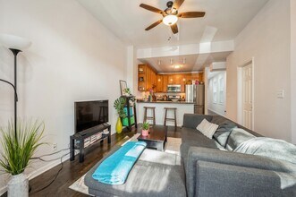 1234 W Huron St in Chicago, IL - Building Photo - Building Photo