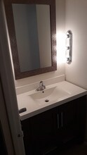 8715 27th Ave NE, Unit B in Seattle, WA - Foto de edificio - Building Photo
