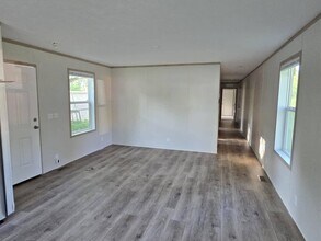 613 Polk St in De Soto, IA - Building Photo - Building Photo