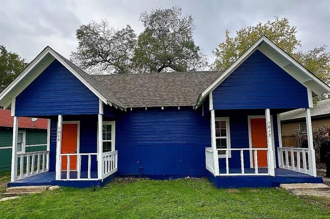 property at 1015 E Cannon St
