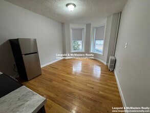 1114 Commonwealth Ave, Unit 1 in Boston, MA - Building Photo - Building Photo