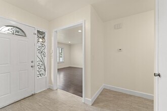 158 Covington Dr in Pittsburg, CA - Foto de edificio - Building Photo