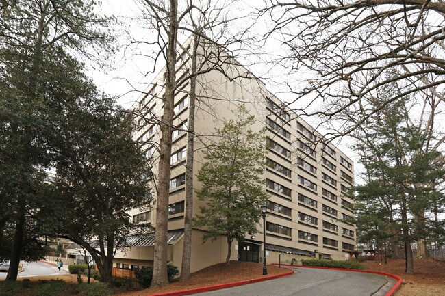 Marian Road Highrise in Atlanta, GA - Foto de edificio - Building Photo