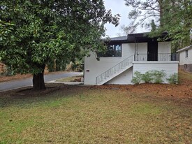 175 Holly Rd NW in Atlanta, GA - Building Photo