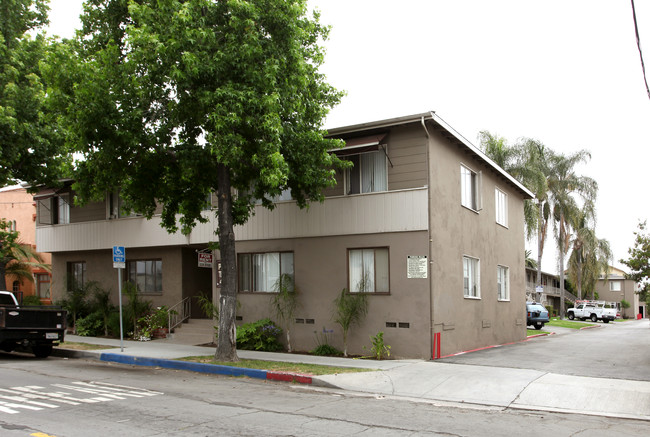 Palm Terrace in Long Beach, CA - Foto de edificio - Building Photo