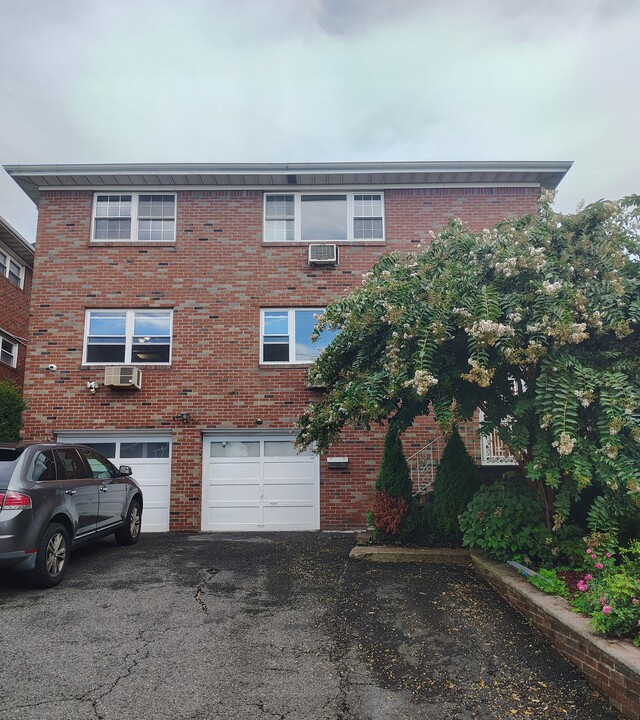 222 11th St, Unit Spacious apt for Rent! in Palisades Park, NJ - Foto de edificio