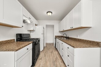 5733 San Vincente Way in North Highlands, CA - Building Photo - Building Photo