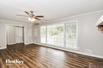 125 Creekview Dr in Woodstock, GA - Building Photo - Building Photo