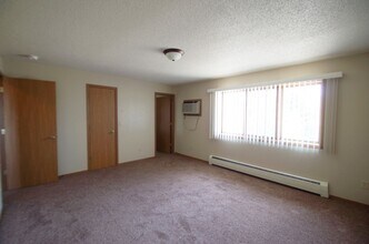 1820 E Capitol Ave-Unit -1820-221 in Bismarck, ND - Building Photo - Building Photo