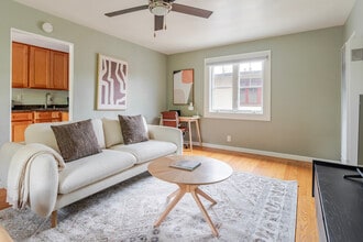 325 Hawthorne Ave in Palo Alto, CA - Building Photo - Building Photo