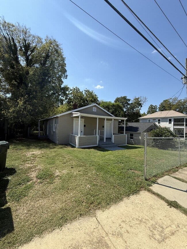 property at 604 1/2 Bragg St