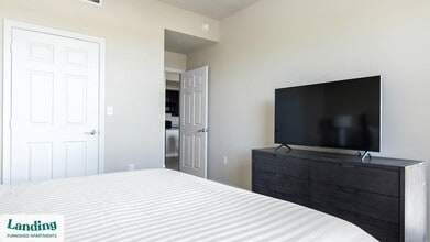 4590 Winkler Ave, Unit 5-302 in Ft. Myers, FL - Building Photo - Building Photo