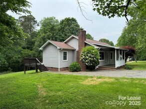 2177 Lynmore Dr in Sherrills Ford, NC - Building Photo - Building Photo