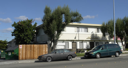 Olive Grove Apartments in Castro Valley, CA - Building Photo - Building Photo