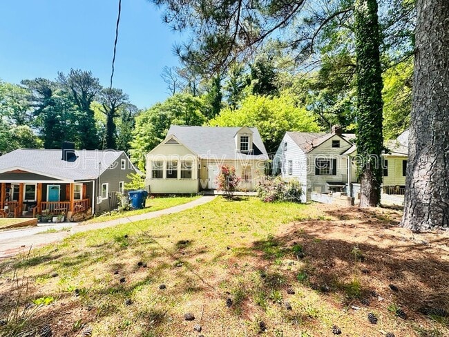 property at 1257 Lorenzo Dr SW