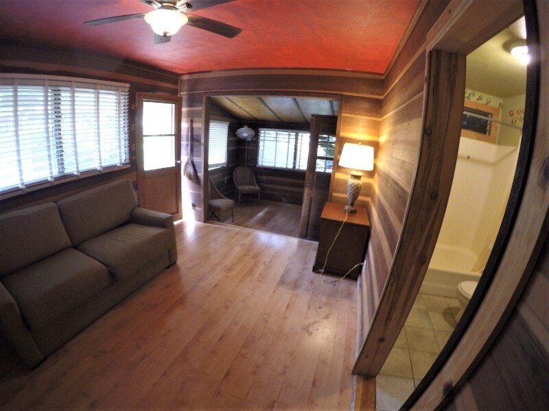 1 person in Kapaa, HI - Foto de edificio