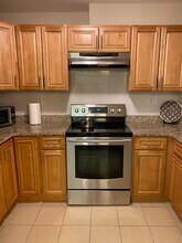 48 Bigelow Ave, Unit 24 in Watertown, MA - Foto de edificio - Building Photo