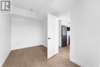 368 Tweedsmuir Ave in Ottawa, ON - Building Photo - Building Photo