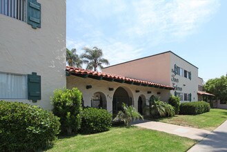 Four Lanterns Apartments in El Cajon, CA - Building Photo - Building Photo